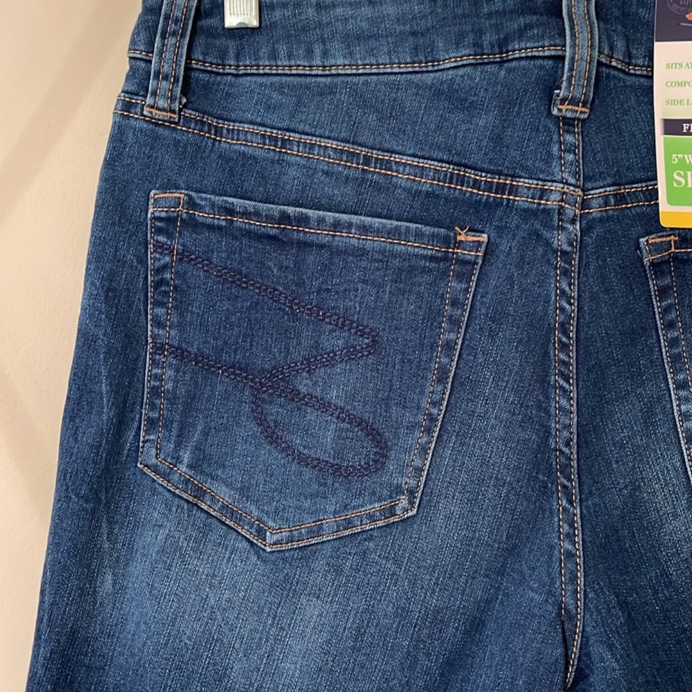 Women’s Seven7 Weekend Short , Fray Hem, Size 8 New with Tags - Picture 3 of 15